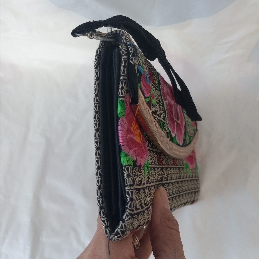 Embroided Hand Wallet - Picture 6 of 8